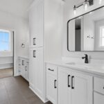 131 Beckerae Owners Bathroom