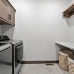 311 S Splake Laundry. Folding Counter.