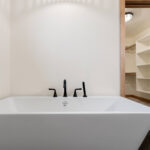6170 Saint Patrick Owners Bathroom Freestanding Tub